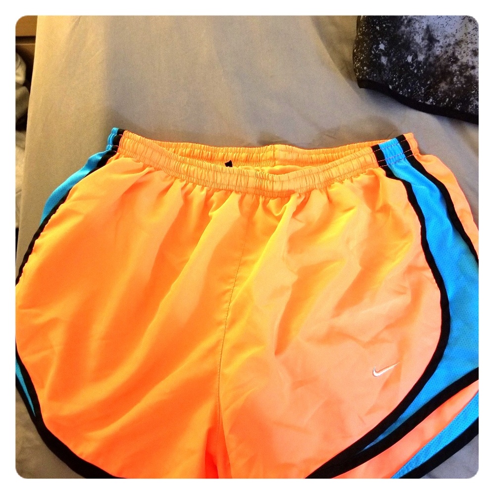 NIKE RUNNING SHORTS